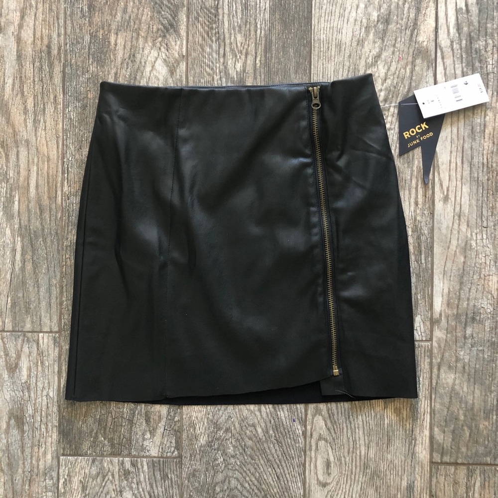 Pleather black mini skirt